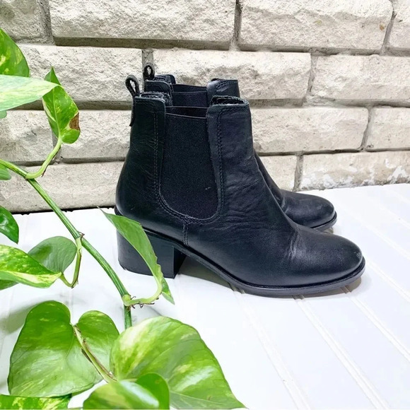 Steve Madden Chelsea Boots Ankle Booties - Picture 1 of 7